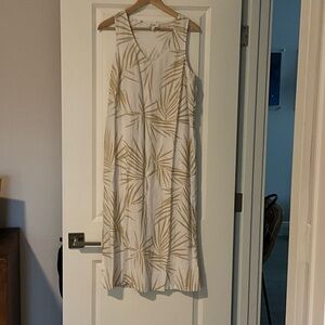 Elegant White and Gold Leaf Print Midi Dress